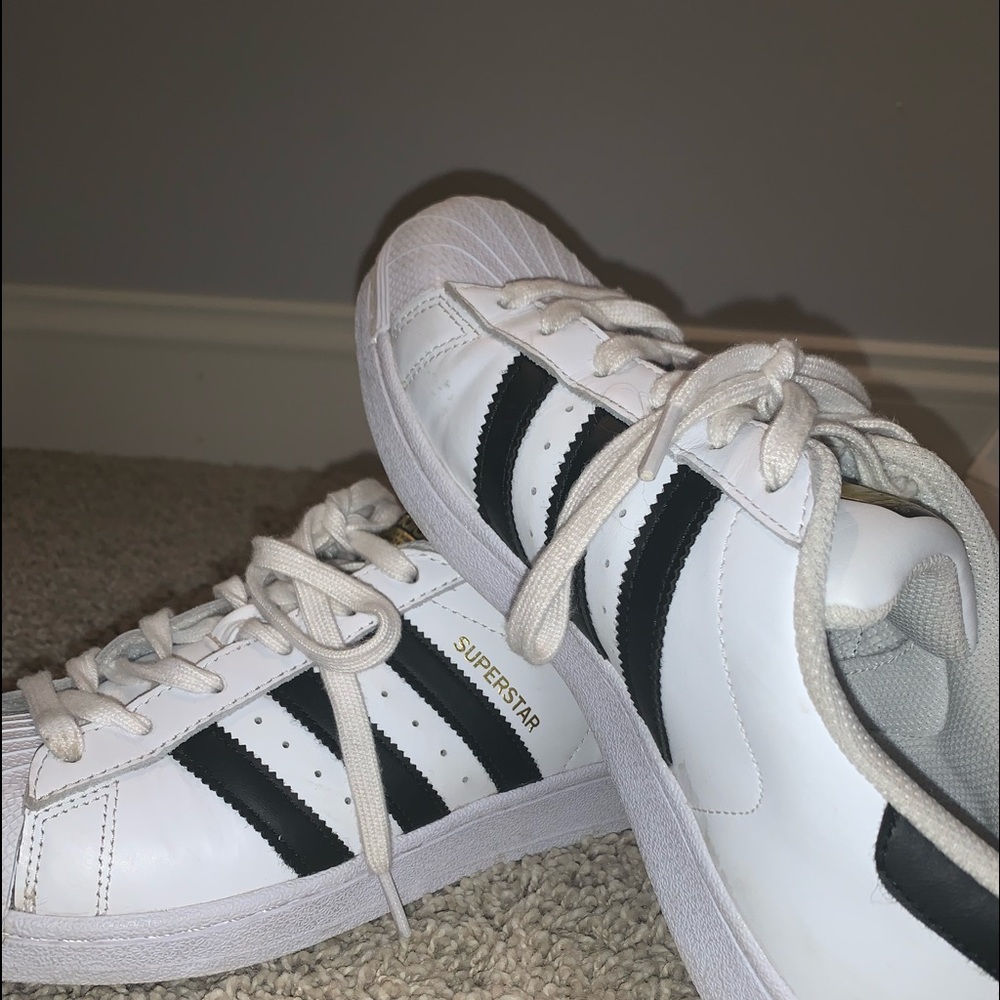 COPY - women’s size 7.5 adidas superstars white
